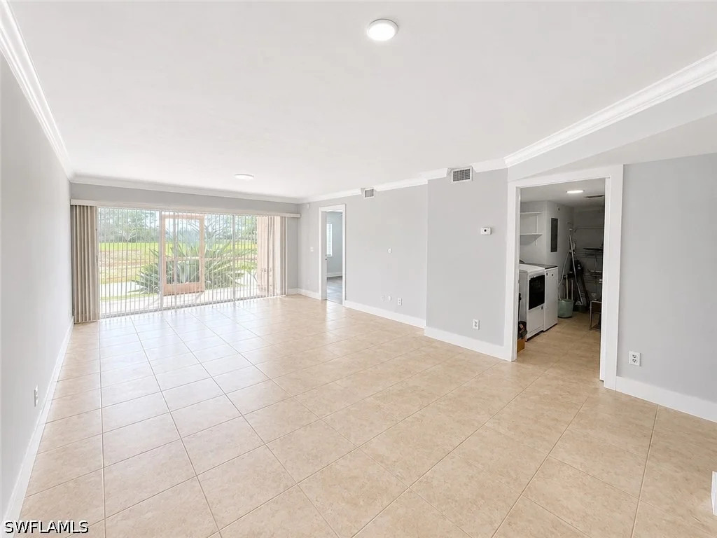 Photo of Unit E104 at 534 Augusta Boulevard