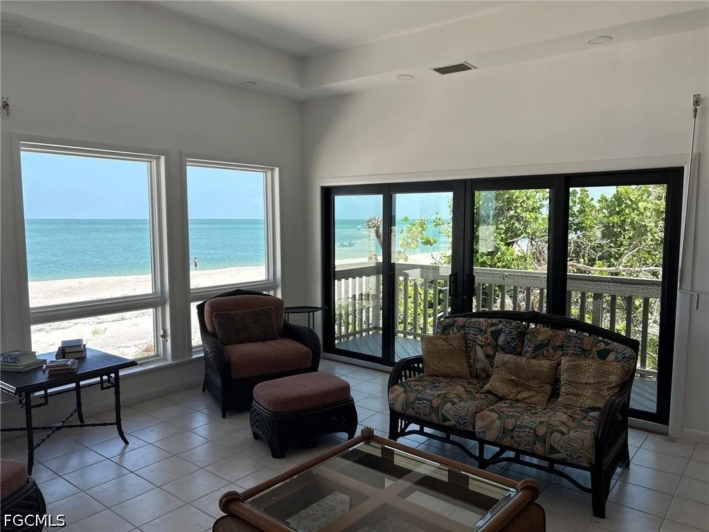 Photo of 484 Gulf Bend Drive
