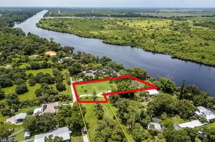 Photo of 2030 Fort Denaud Road