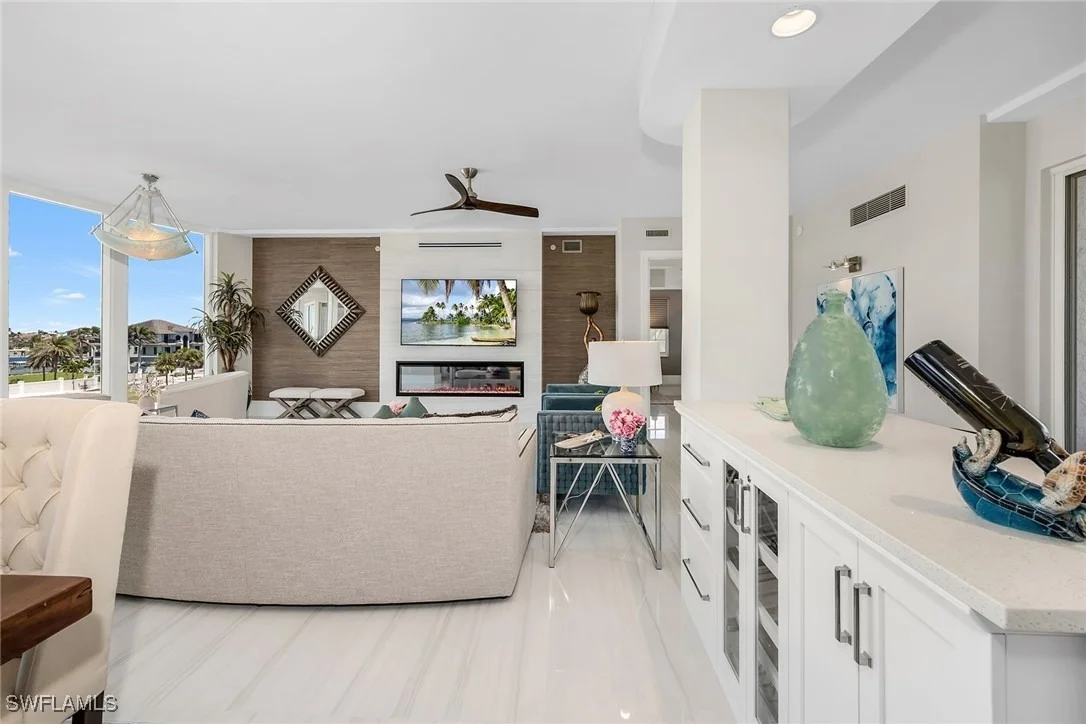 Photo of Unit 306 at 700 La Peninsula Boulevard
