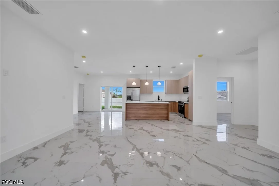 Photo of 435 Petite Avenue