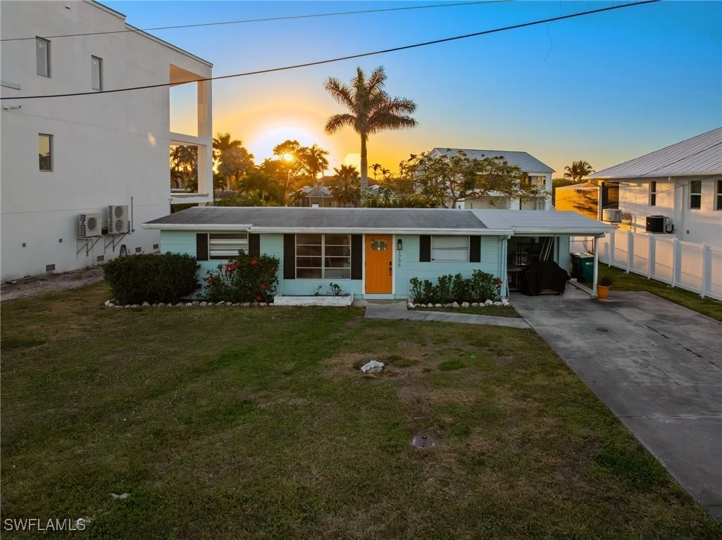 Photo of 1796 Holiday Lane