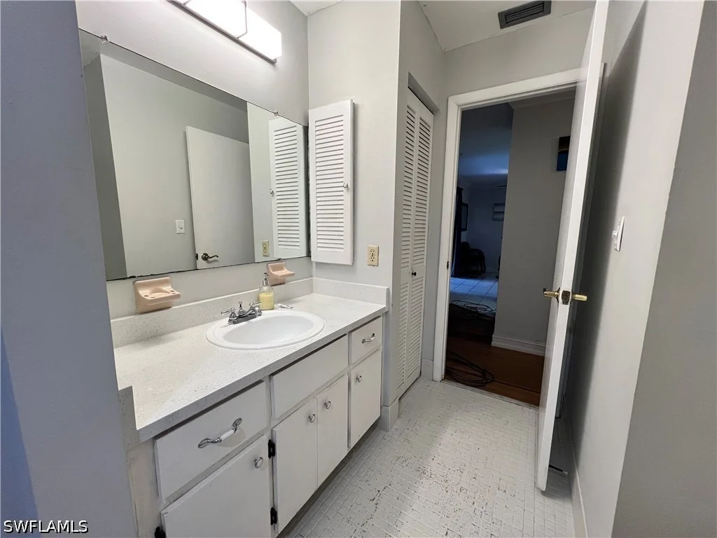 Photo of 690 95th Avenue N