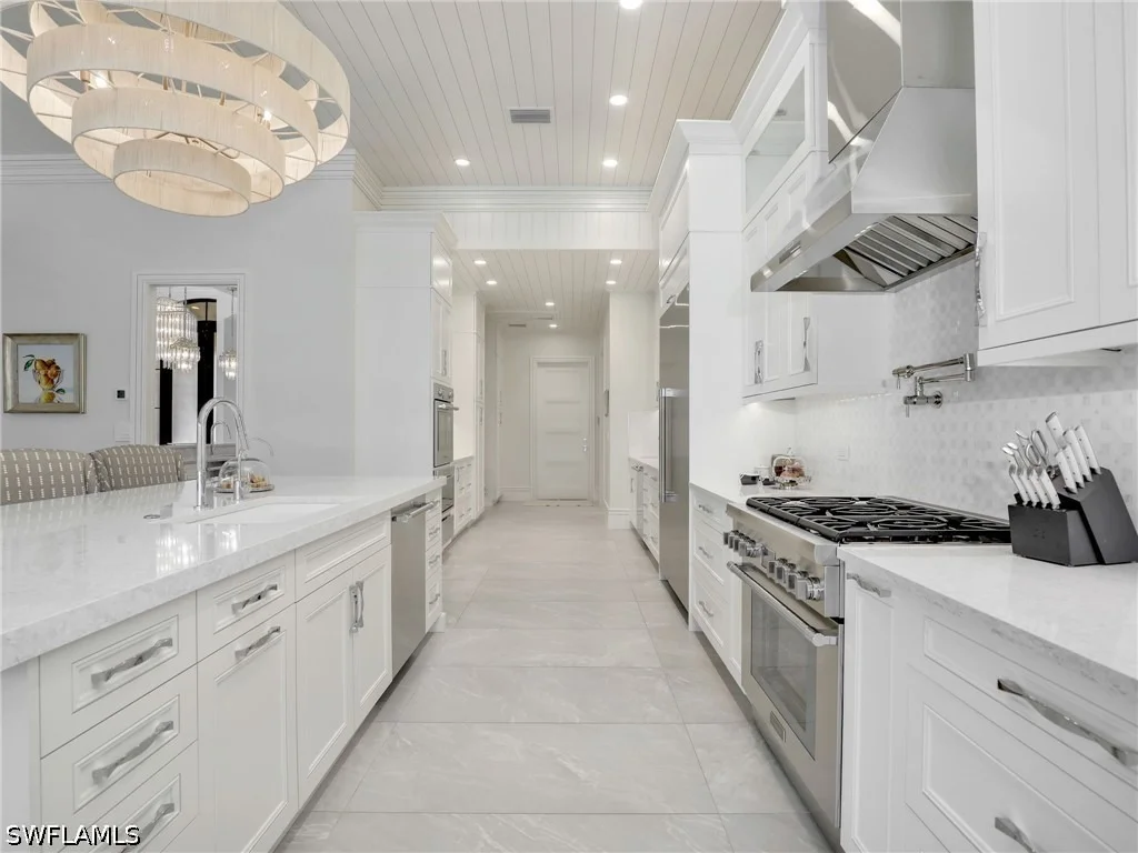 Photo of 6536 Highcroft Drive