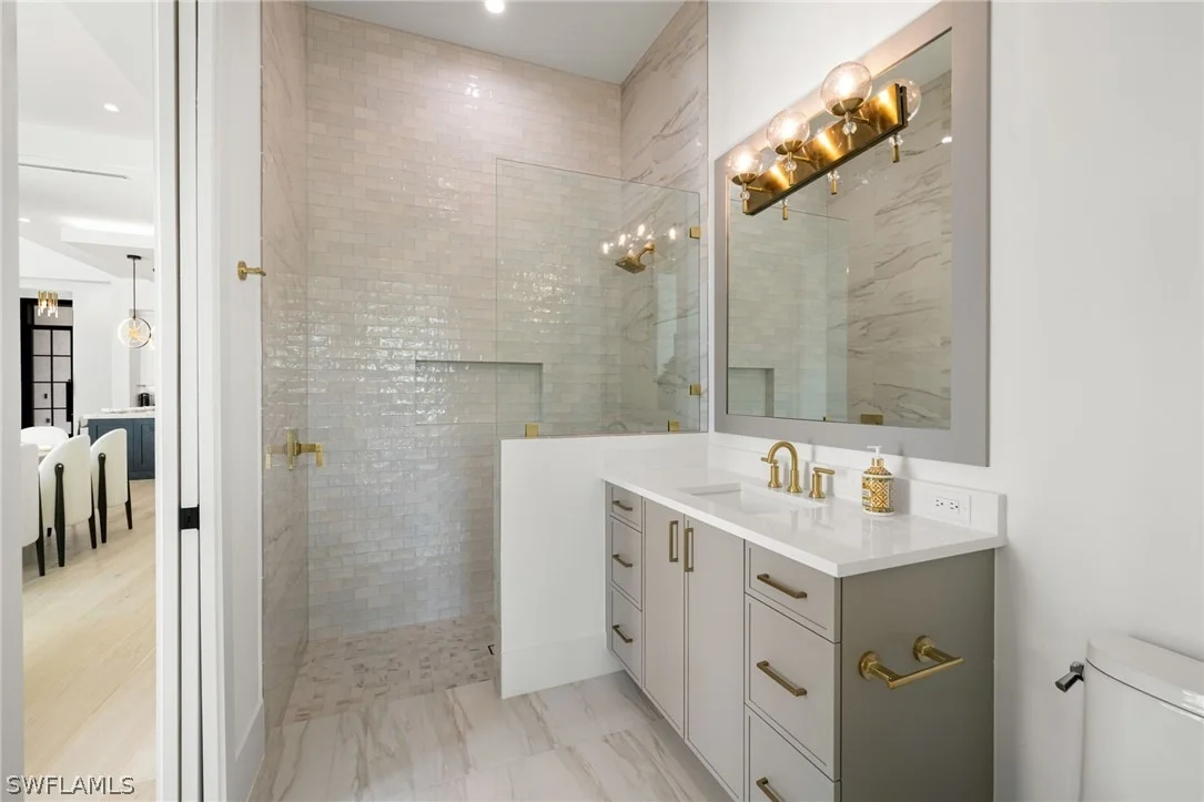 Photo of 620 94th Avenue N