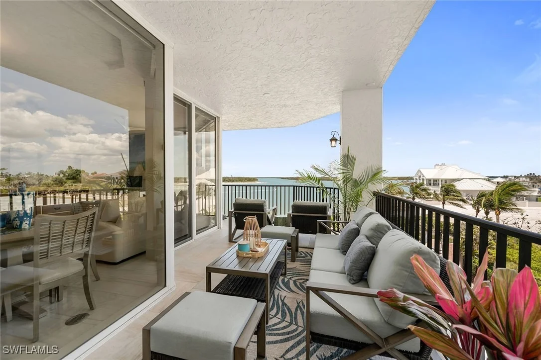 Photo of Unit 306 at 700 La Peninsula Boulevard