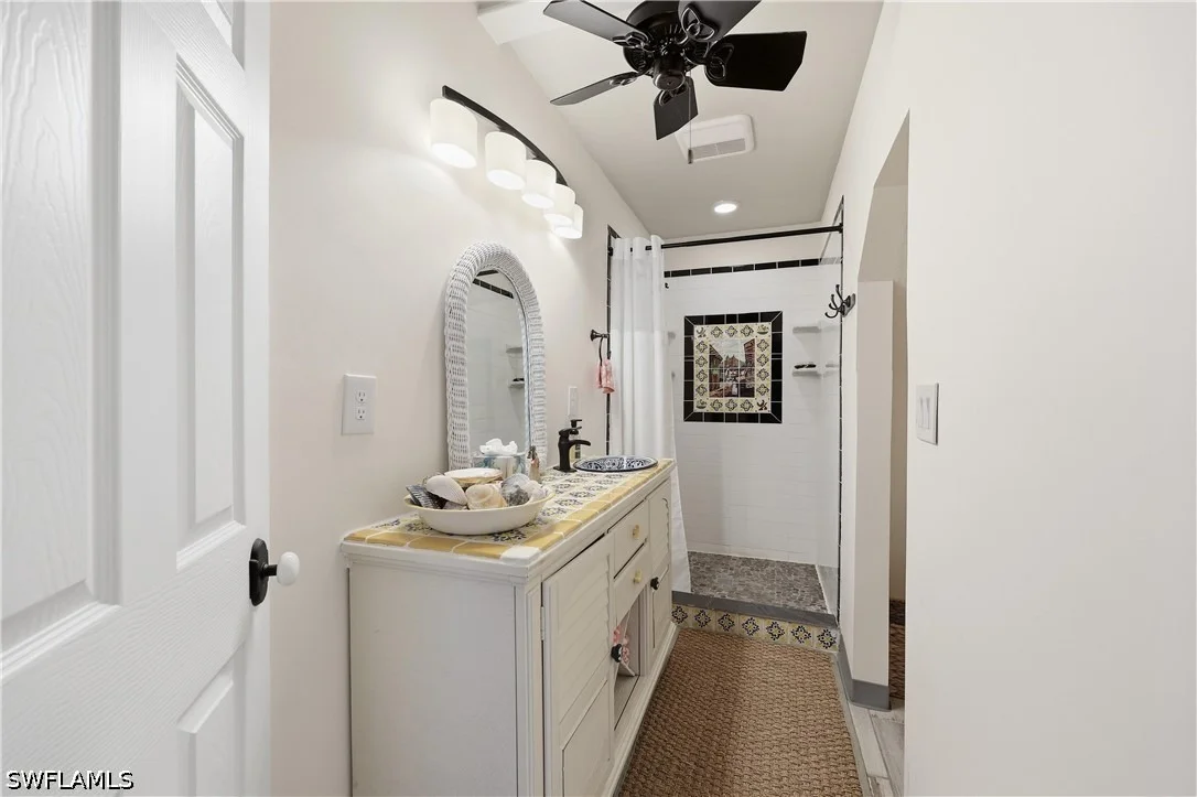 Photo of 2958 Poplar Street