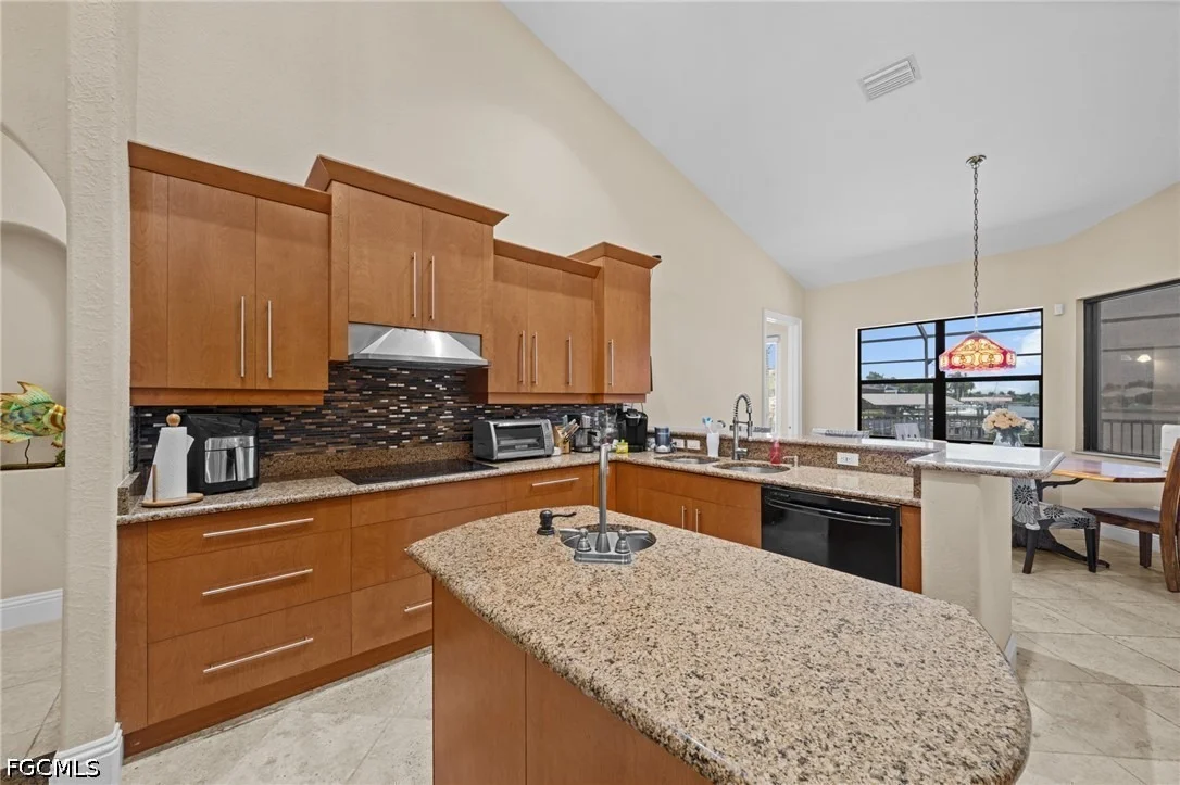 Photo of 4007 Surfside Boulevard