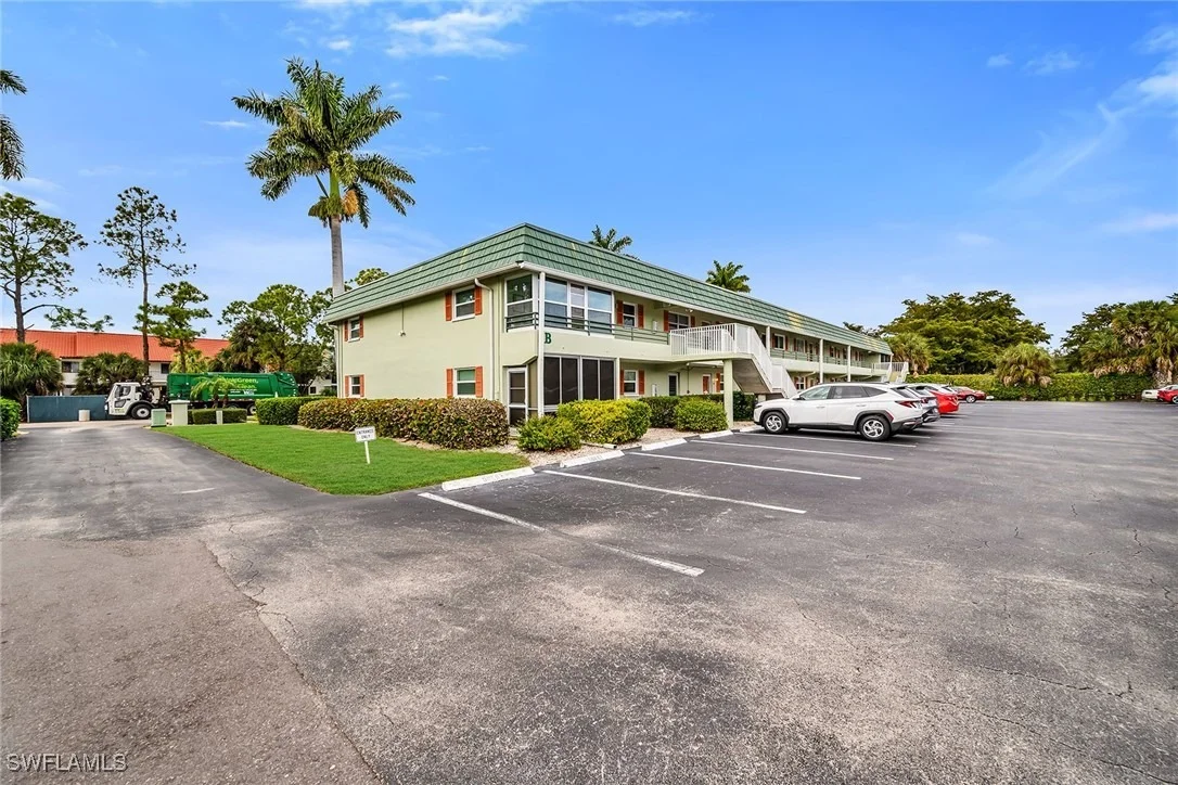 Photo of Unit 3B at 200 Valley Stream Drive