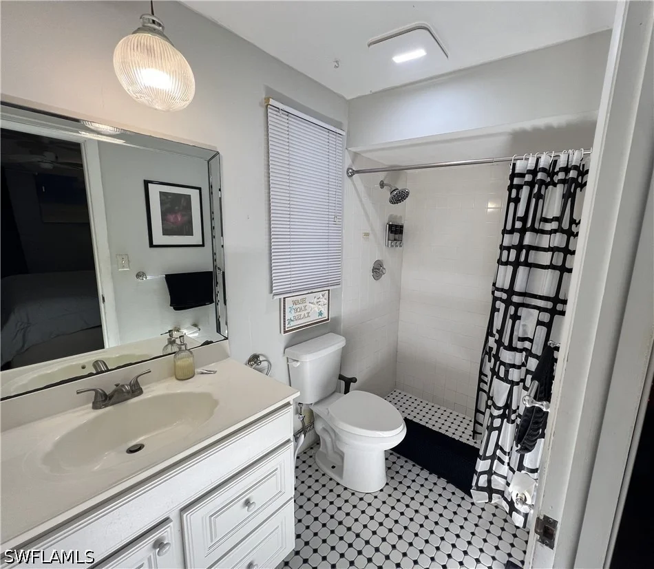 Photo of 690 95th Avenue N