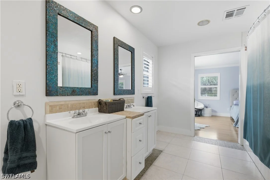 Photo of 150 Logan Boulevard N