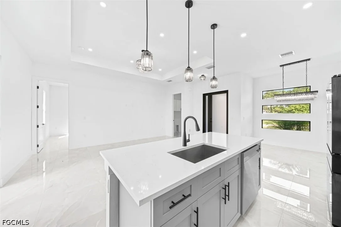 Photo of 442 Redwing Street SW