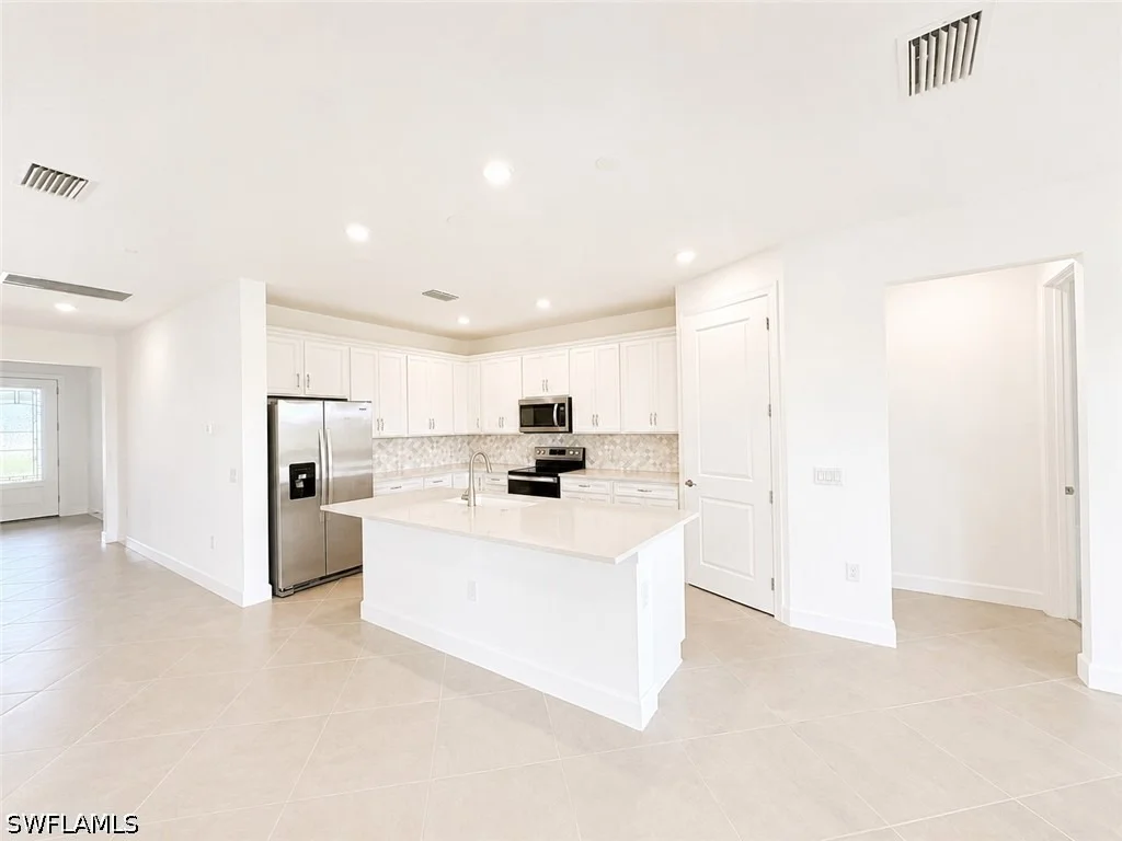 Photo of 3929 E Hampton Circle
