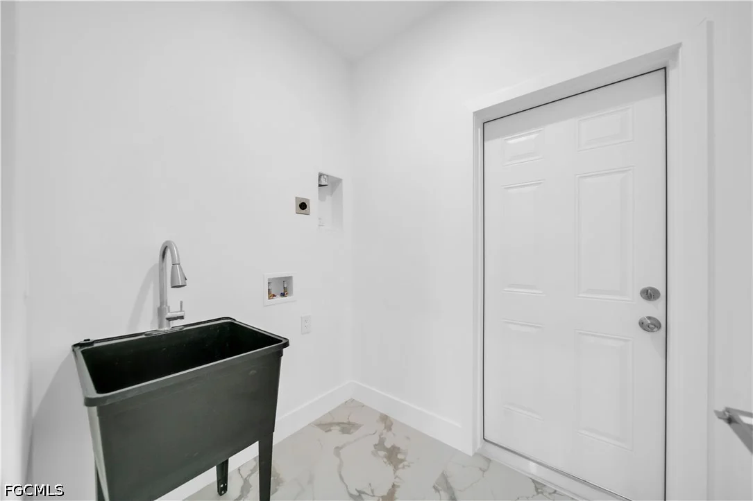 Photo of 435 Petite Avenue