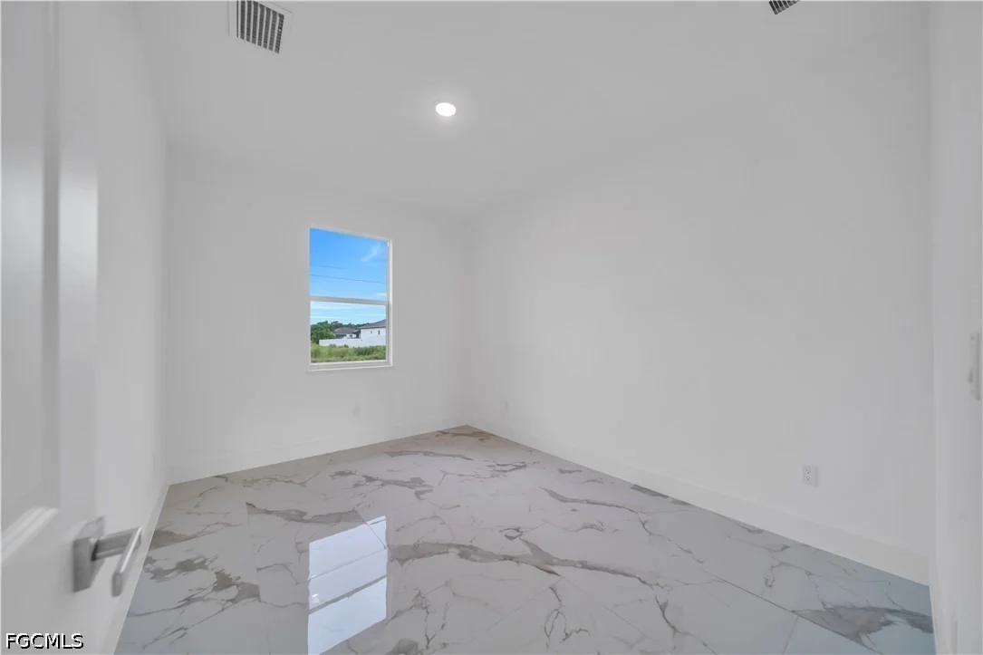 Photo of 435 Petite Avenue