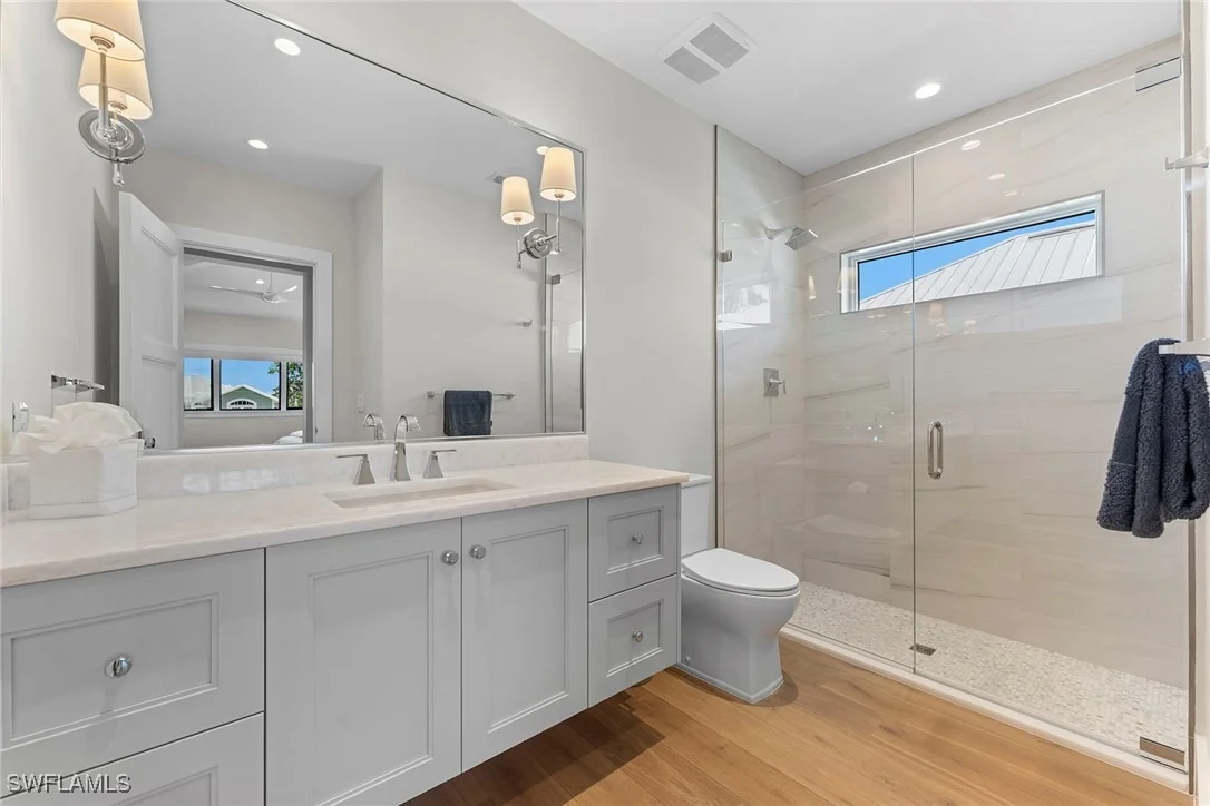 Photo of 644 W Lake Drive