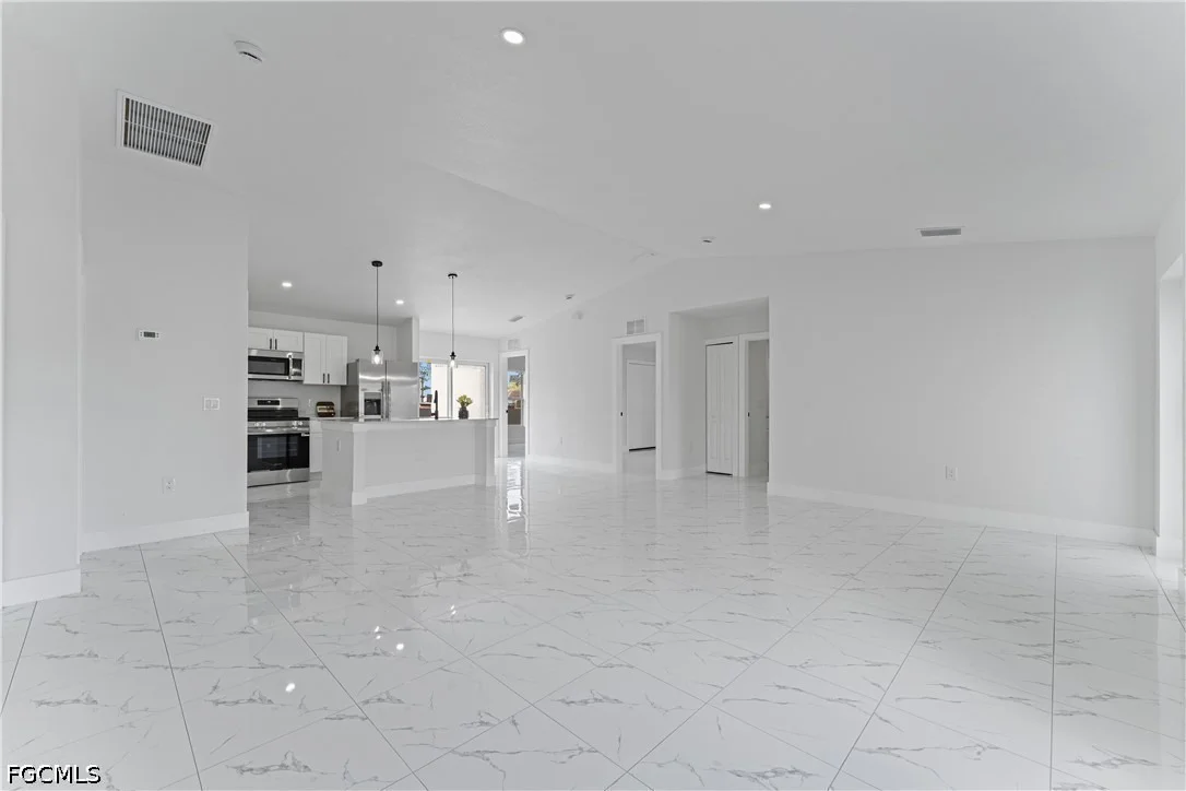 Photo of 909 Grant Boulevard