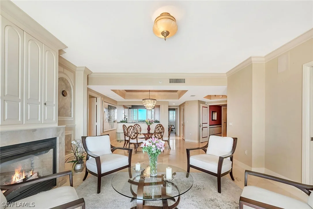 Photo of Unit 1002 at 6597 Nicholas Boulevard