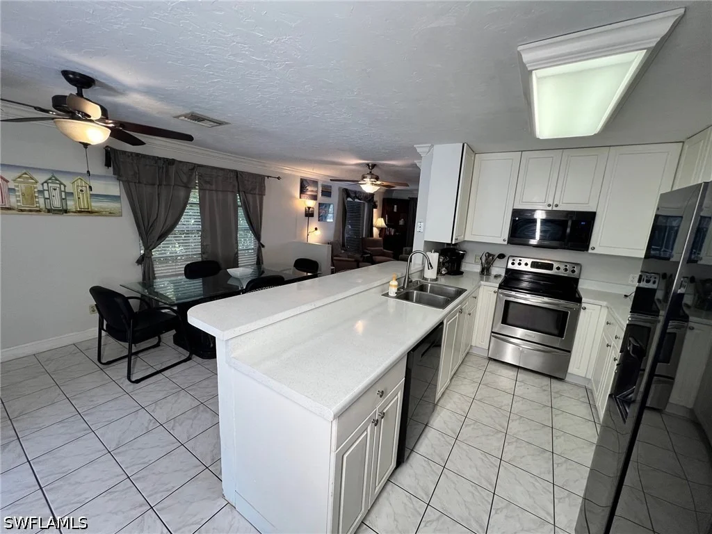 Photo of 690 95th Avenue N