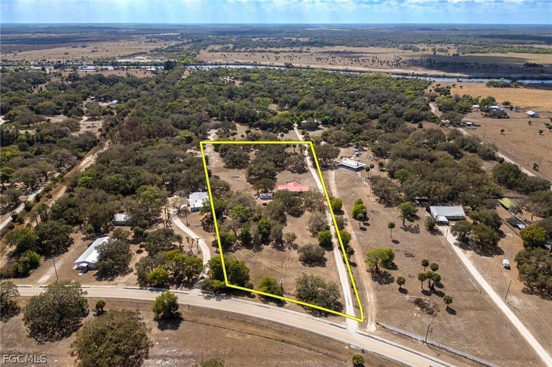 Photo of 2032 Ortona Locks Road