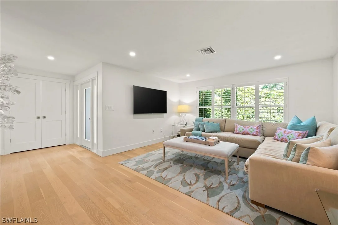 Photo of 1949 ALAMANDA Drive