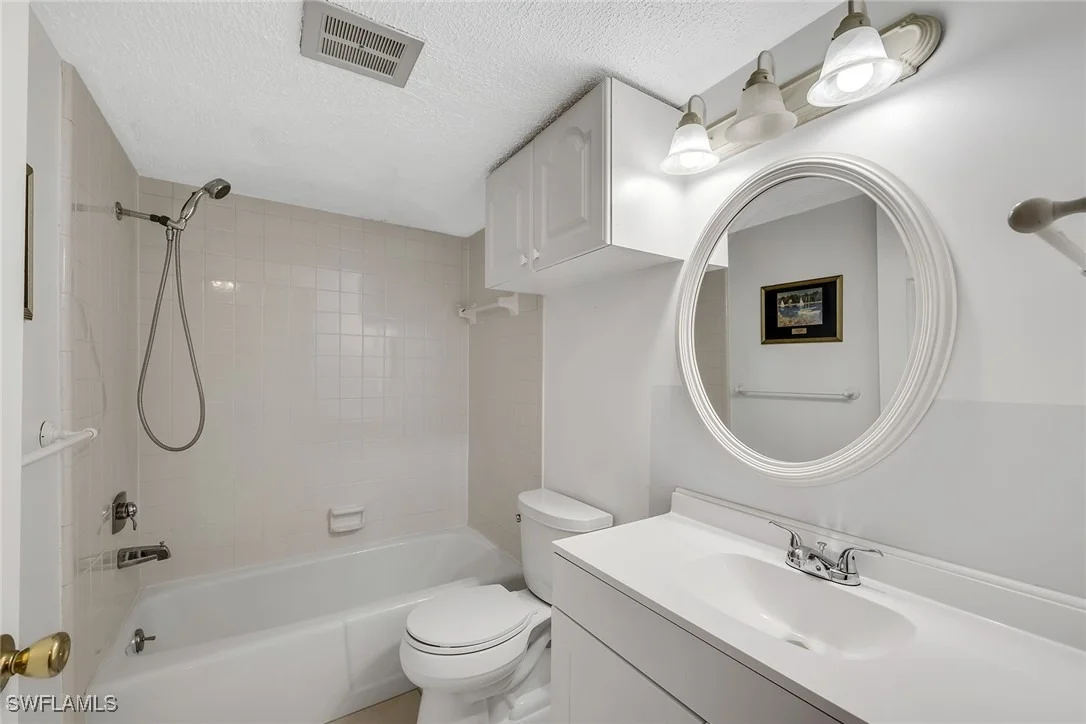 Photo of Unit 3B at 200 Valley Stream Drive
