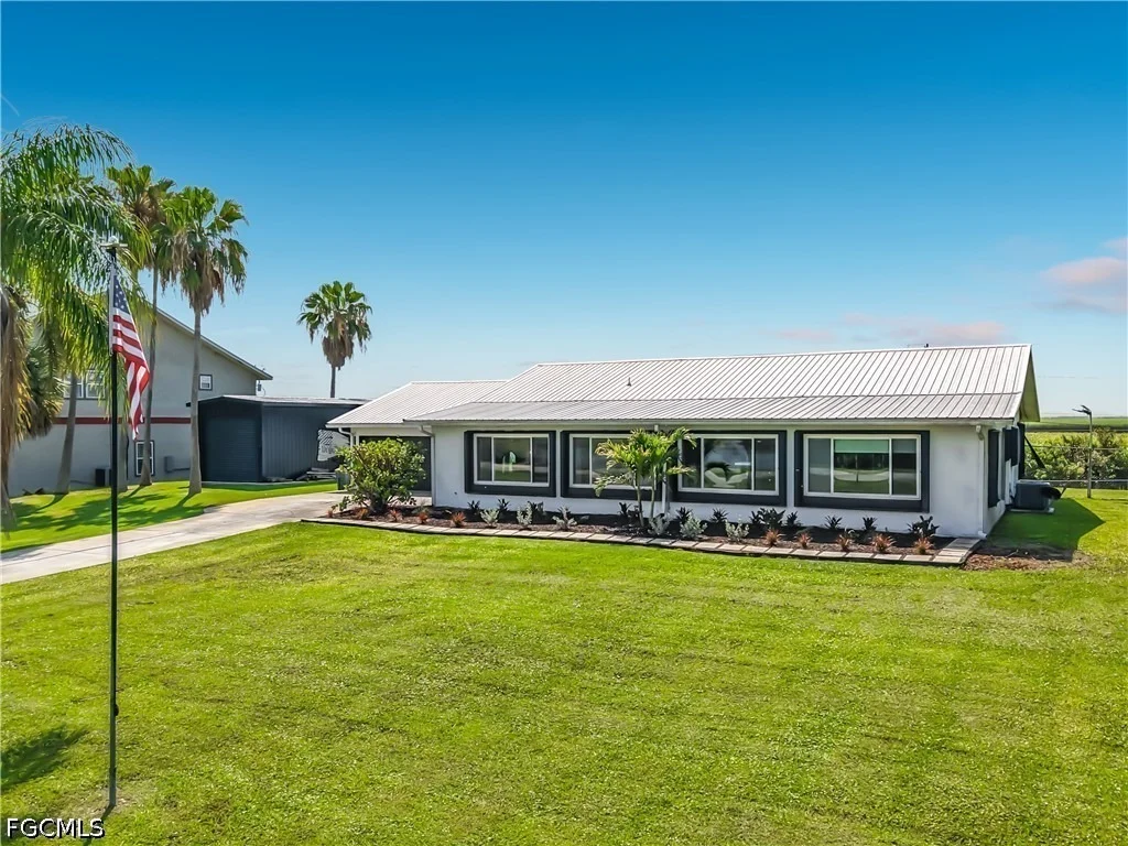 Photo of 2795 River Road