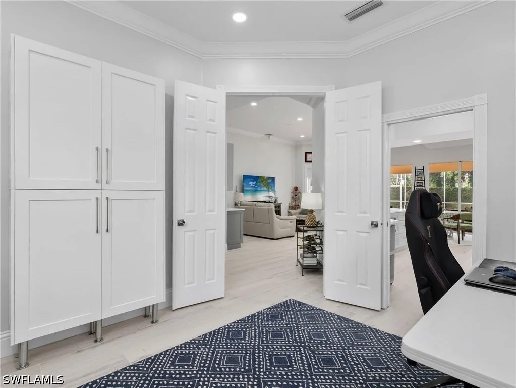 Photo of 5902 Bermuda Lane