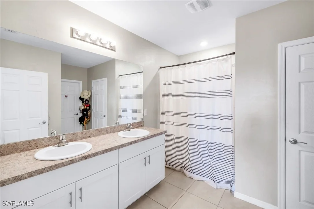 Photo of 4180 68th Avenue NE