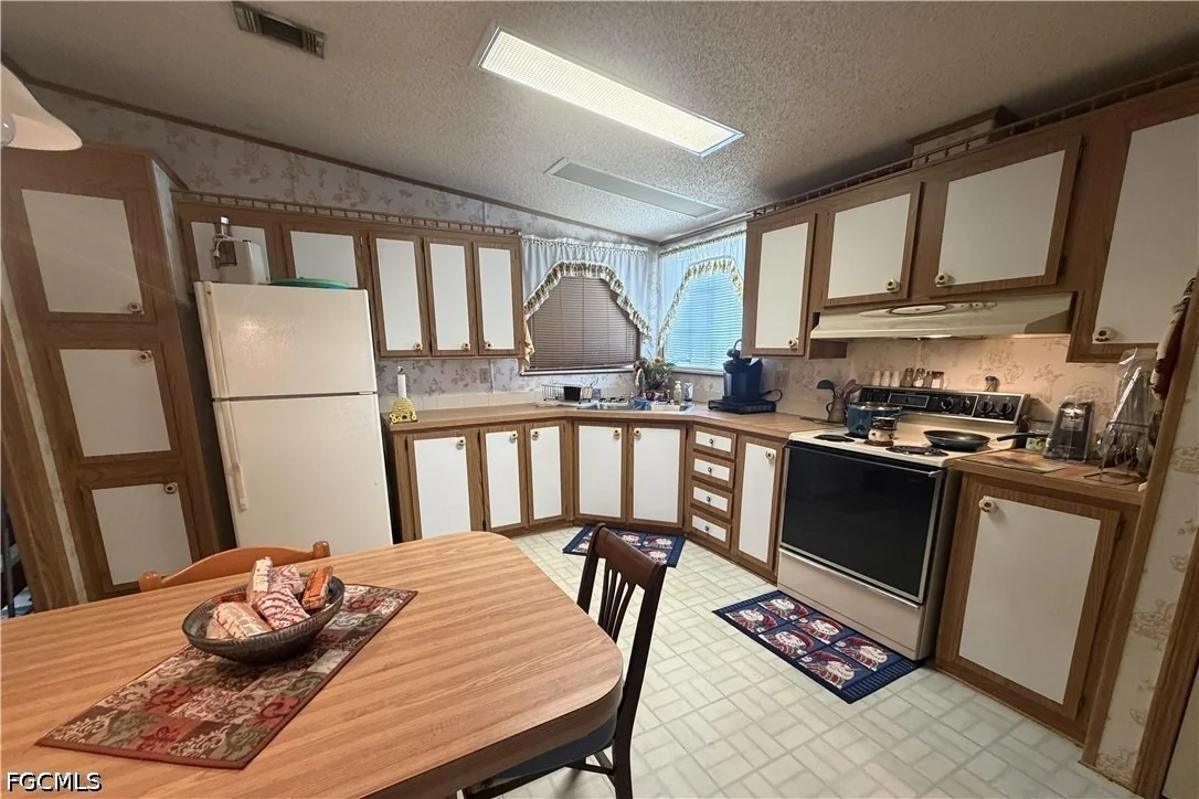 Photo of 223 Pine Lane