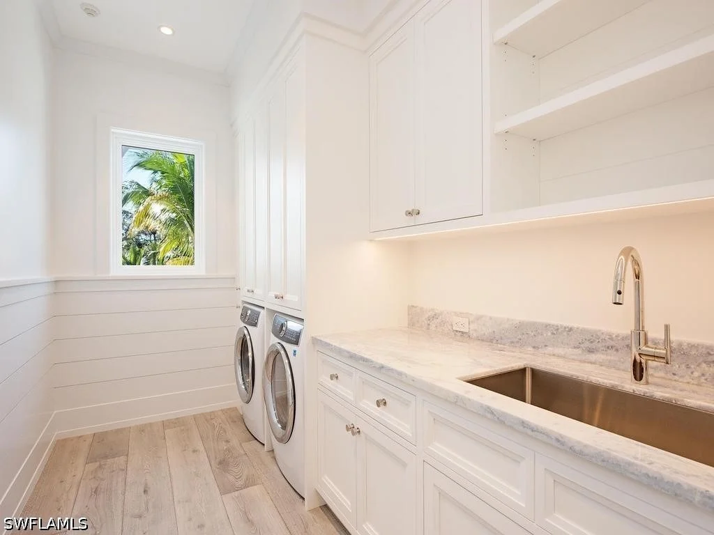 Photo of 225 4th Avenue N