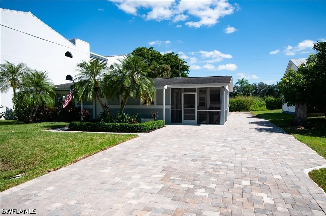 Photo of 1344 West Lane
