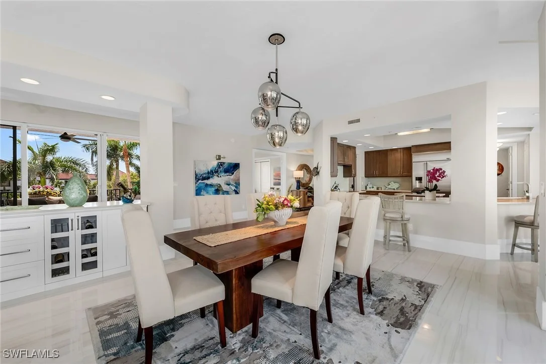 Photo of Unit 306 at 700 La Peninsula Boulevard