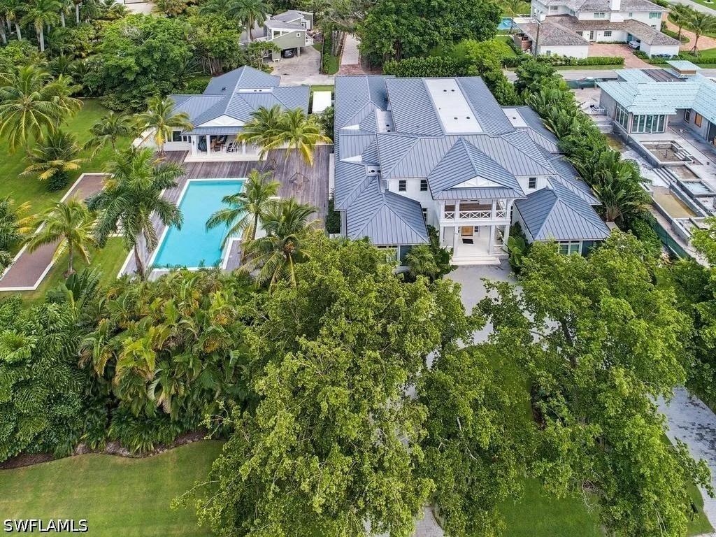 Photo of 225 4th Avenue N