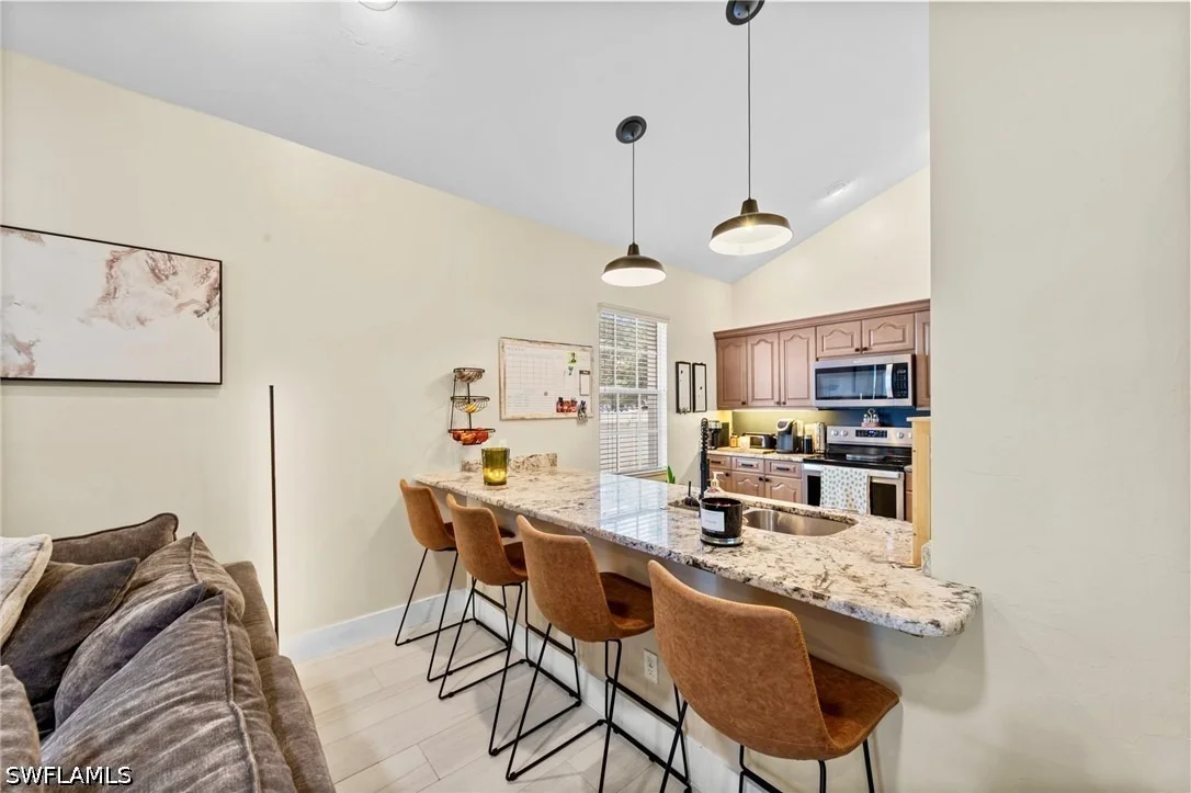 Photo of 861 97th Avenue N