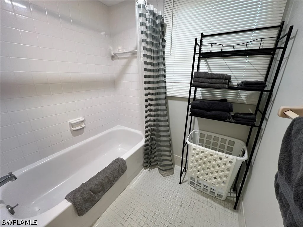 Photo of 690 95th Avenue N