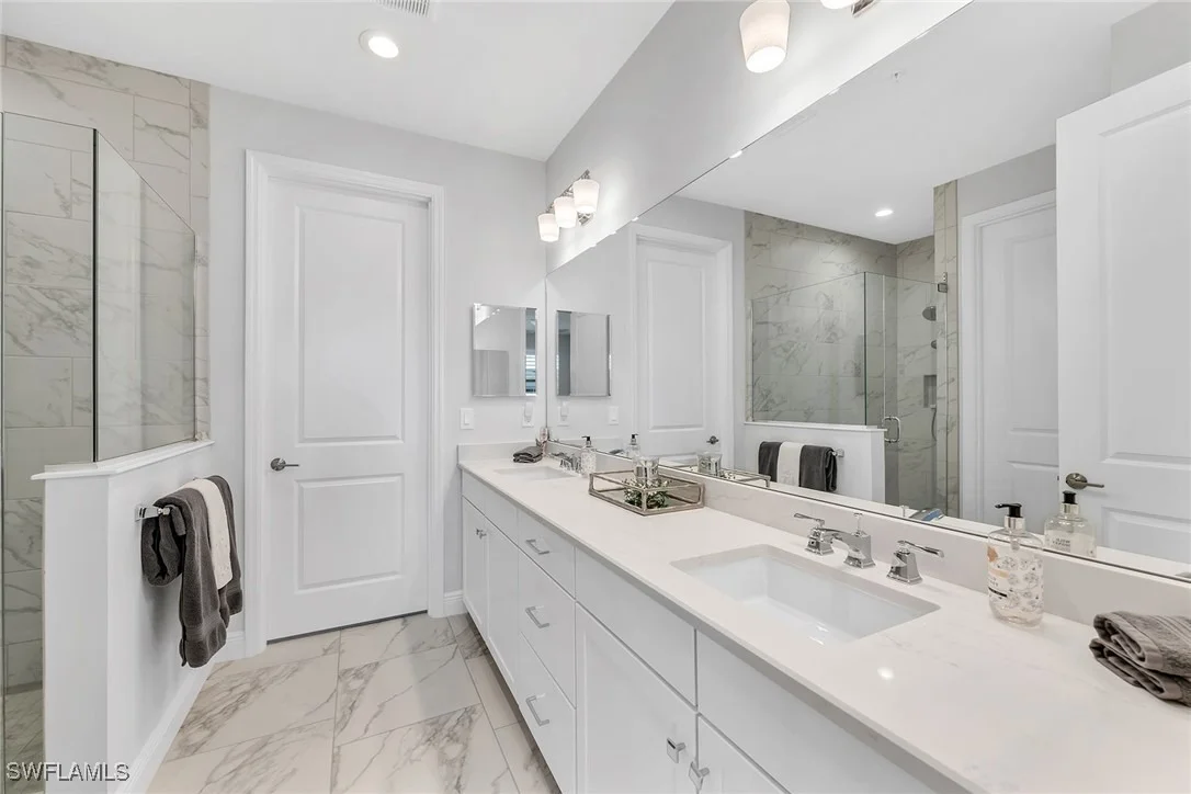 Photo of Unit 1607 at 2609 Seychelles Circle