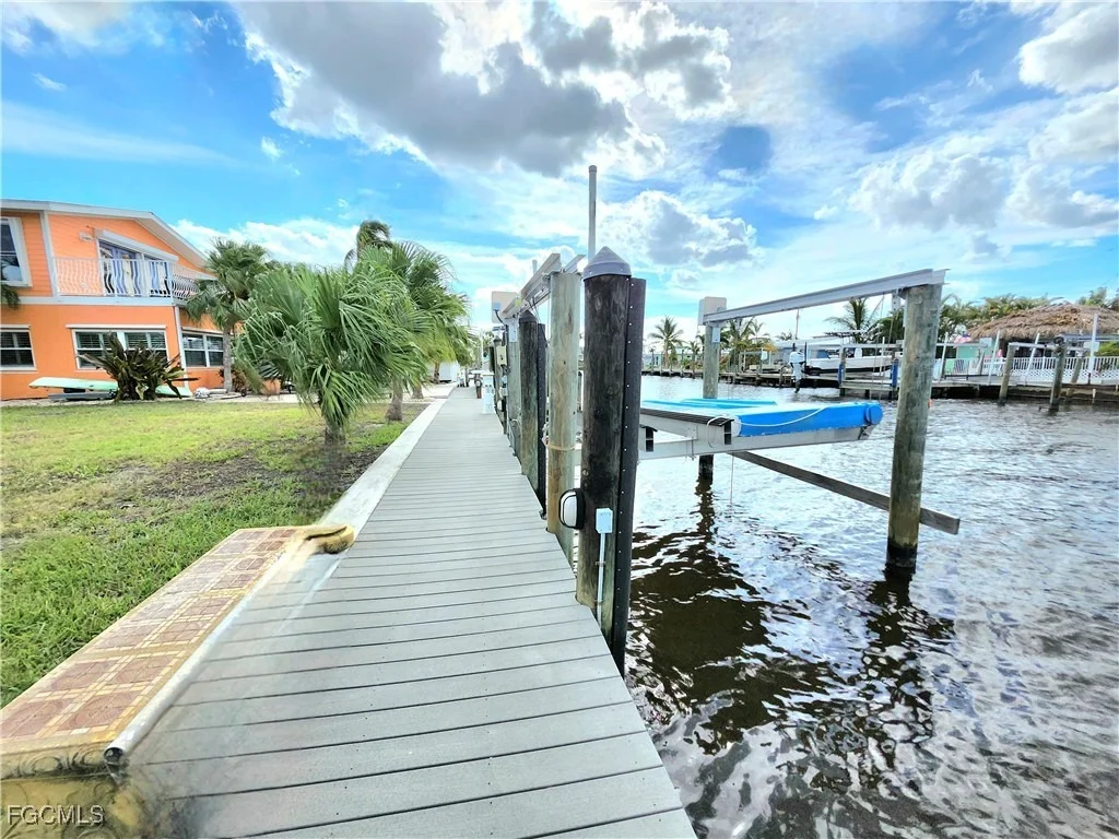 Photo of 2596 Bayshore Drive