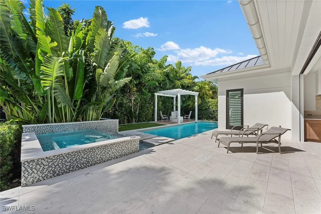 Photo of 644 W Lake Drive