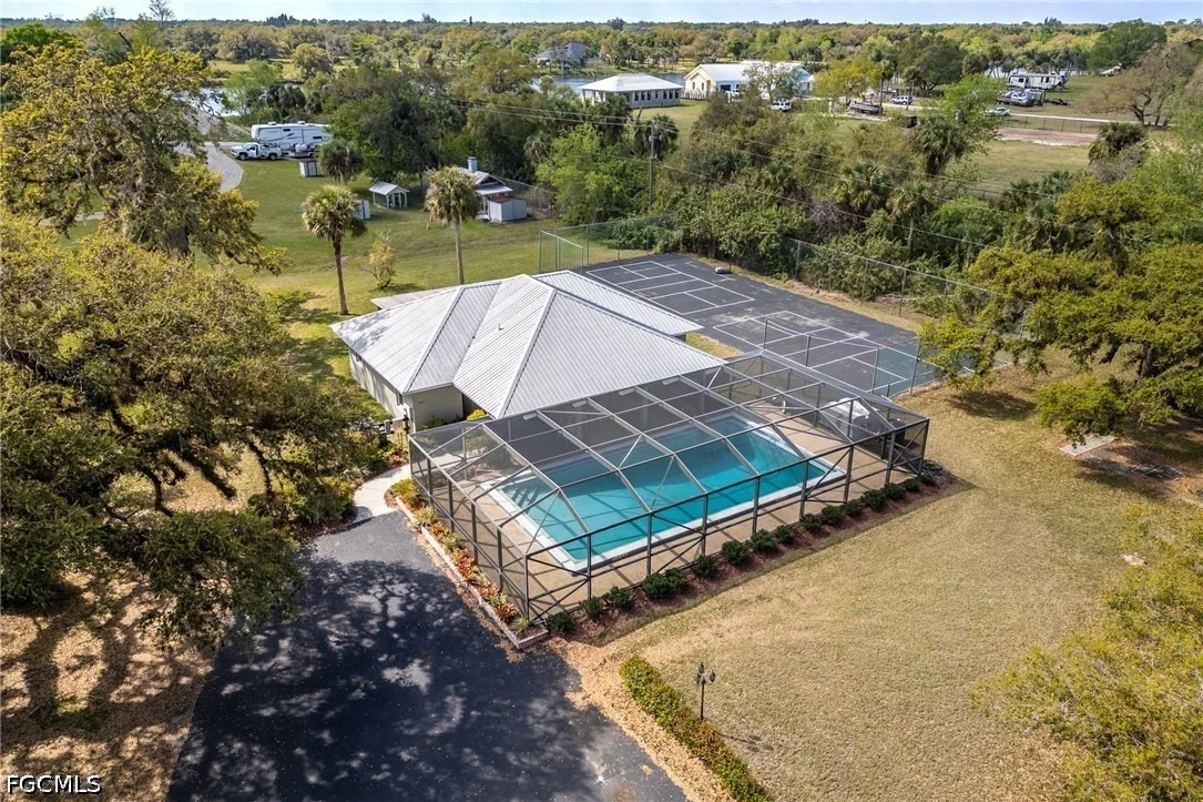 Photo of 1261 Riverbend Drive