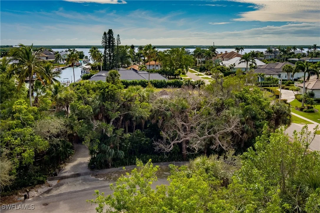 Photo of 889 Scott Drive