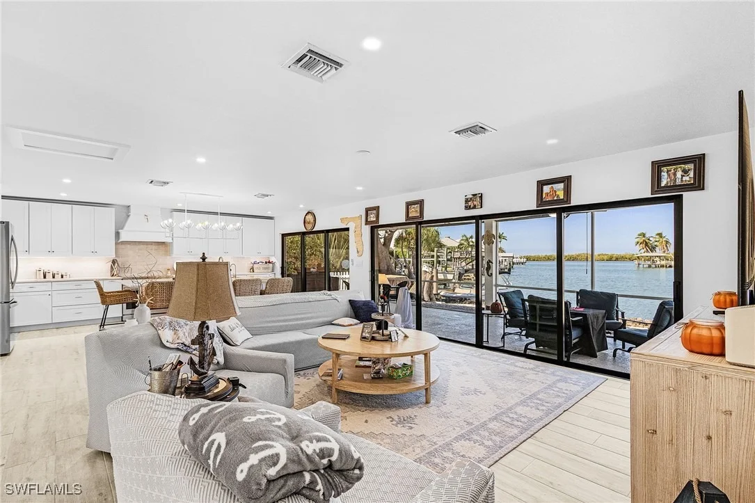 Photo of 121 JAMAICA Drive