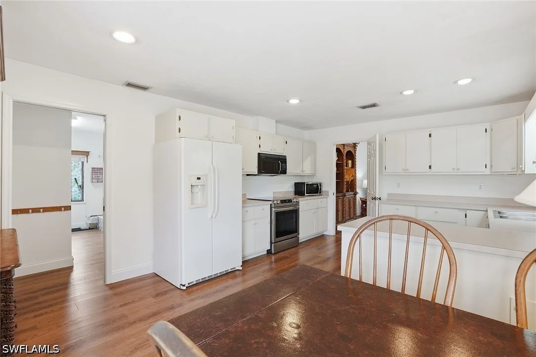 Photo of 4581 Chippendale Drive