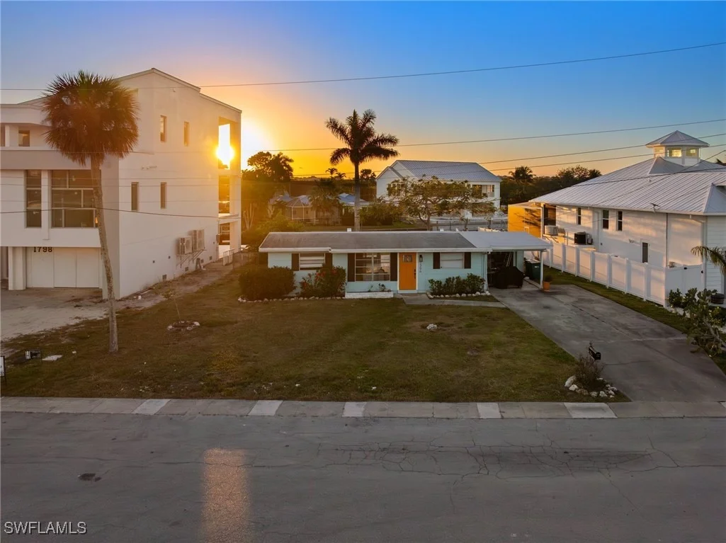 Photo of 1796 Holiday Lane
