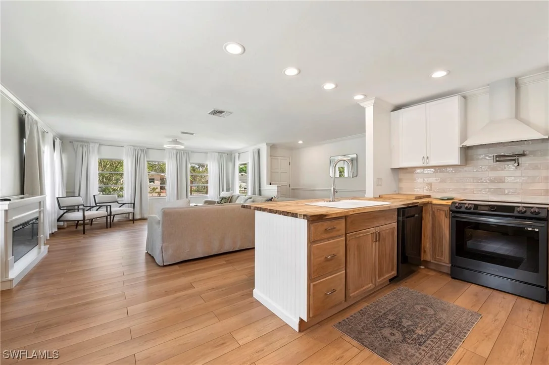 Photo of 2432 Washington Avenue
