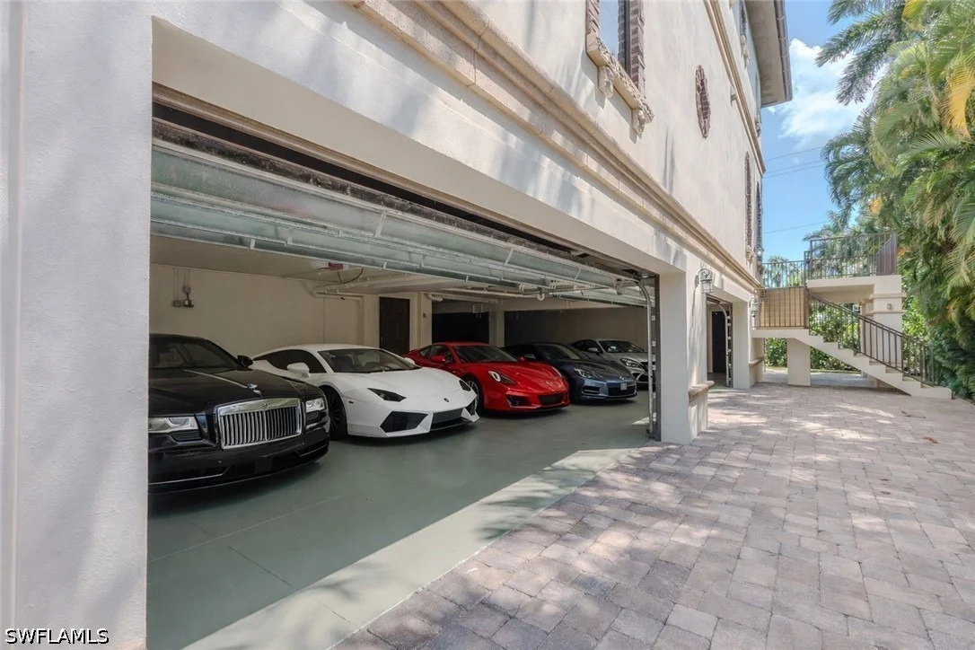 Photo of 200 S Golf Drive