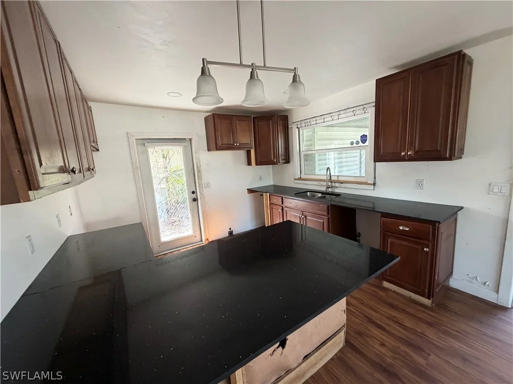 Photo of 2632 Weeks Avenue