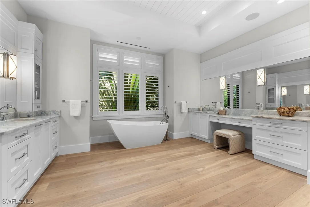 Photo of 644 W Lake Drive