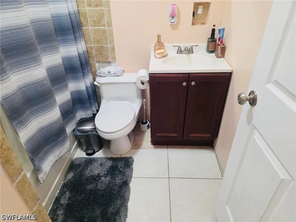 Photo of 4775 Everglades Boulevard N