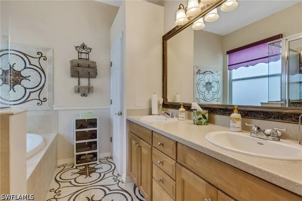 Photo of 12506 IVORY STONE Loop